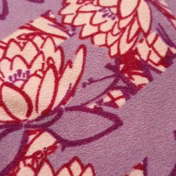 Lularoe OS Pink Flowers one size soft leggings - Picture 5 of 6